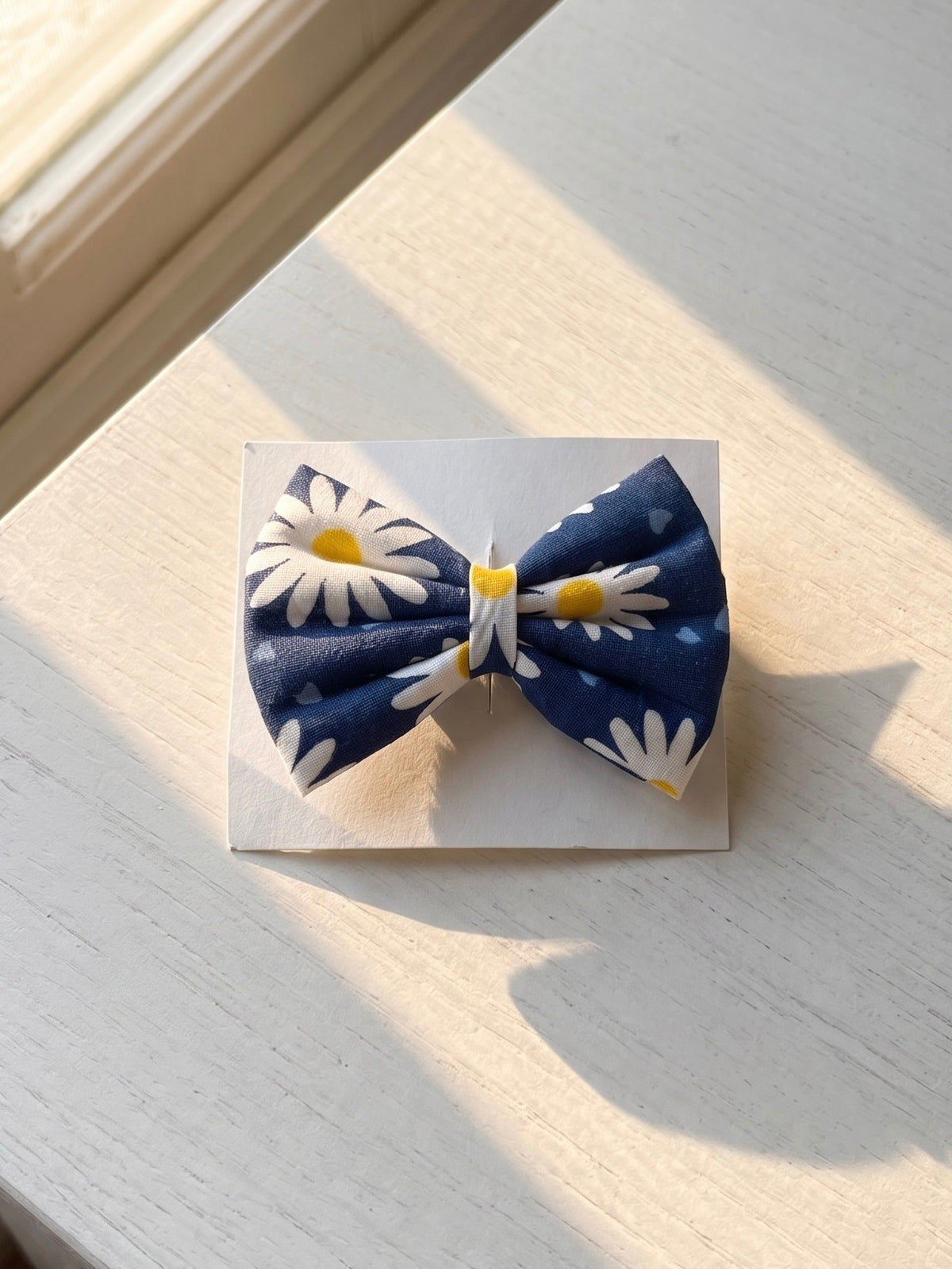 Medium Bow-Blue Daisy