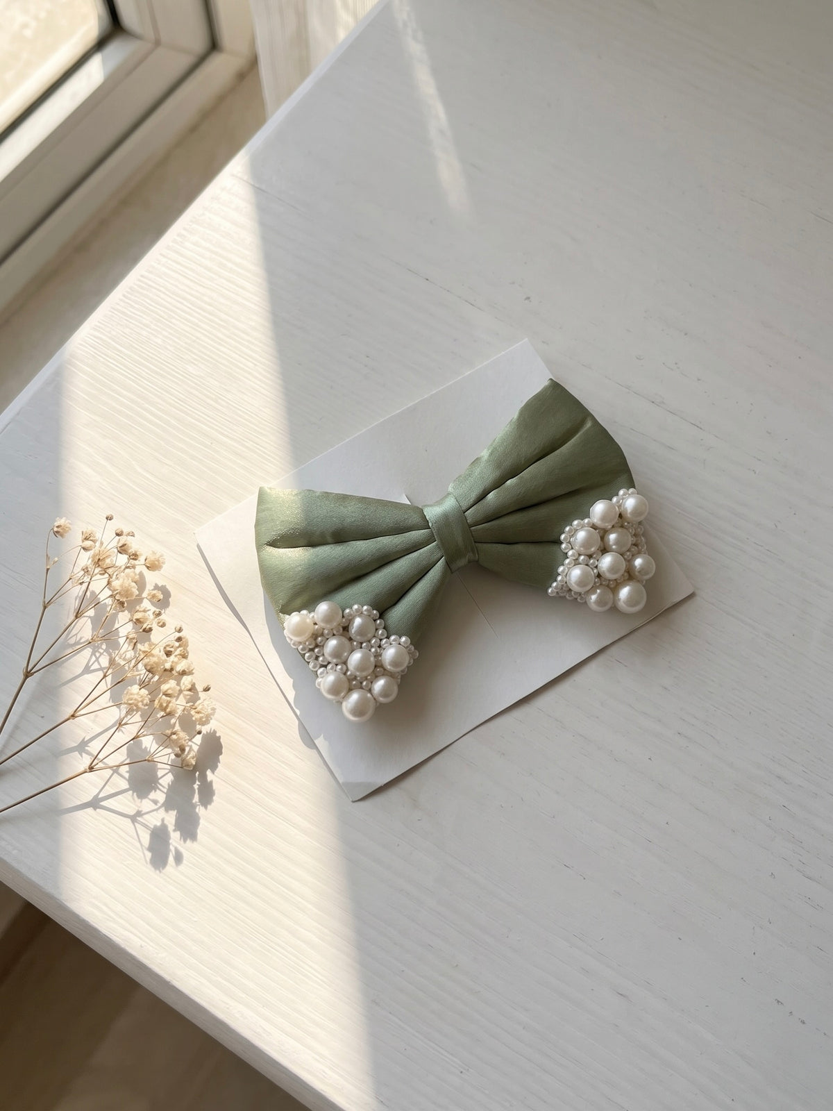 Pearl Bow-Mint Green